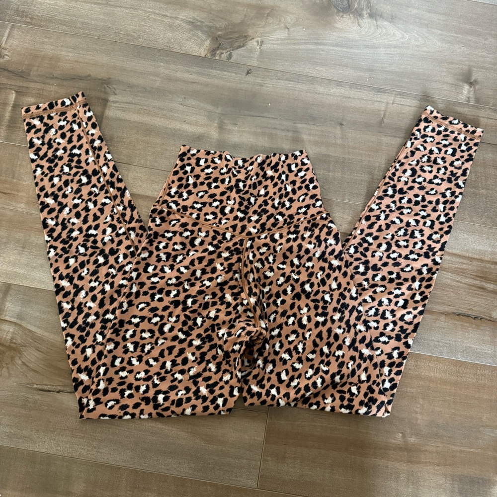 OFFLINE By Aerie Real Me High Waisted Crossover Leopard Leggings - Picture 7 of 8